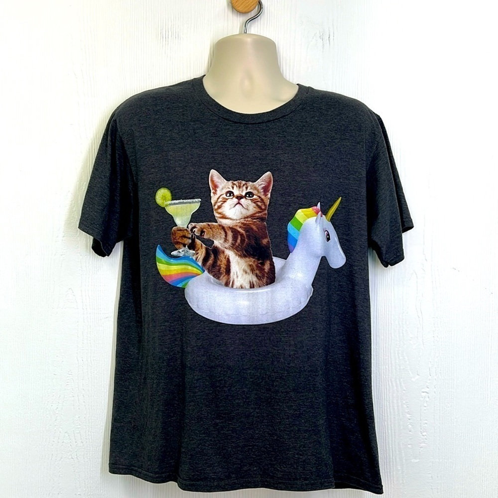 Gildan - Kitten Drinking A Margarita In A Unicorn Float Grey T Shirt Size Med